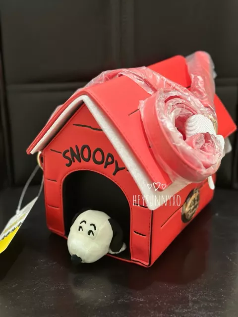 Peanuts Snoopy Figural Doghouse Crossbody Bag