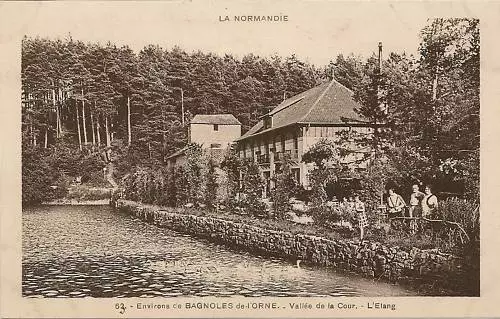 Cpa Bagnoles De L'orne Vallee De La Cour L'etang