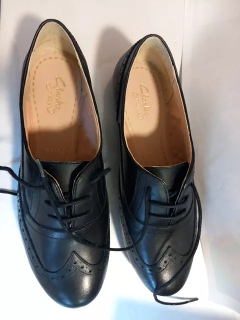 NEW CLARKS SIZE 2 D Carousel Trick black leather brogue flat School shoes 34EU 20.99 PicClick UK