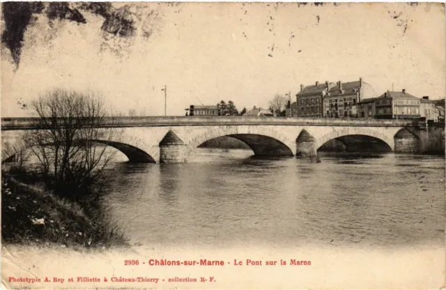 CPA CHALONS-sur-MARNE - Le Pont sur la MARNE (363620)