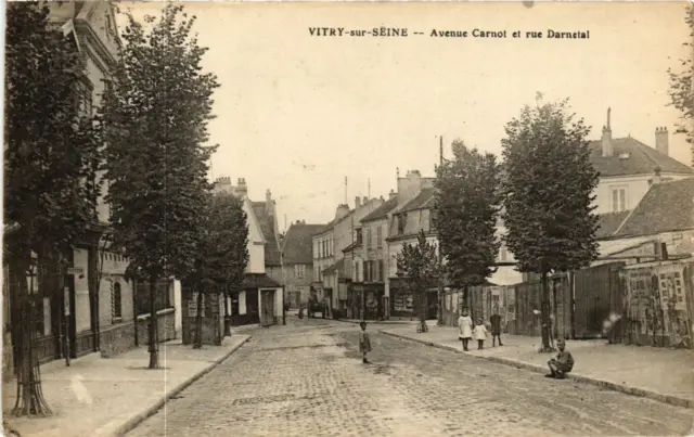 CPA AK VITRY-sur-SEINE Avenue Carnot et rue Darnetal (672130)