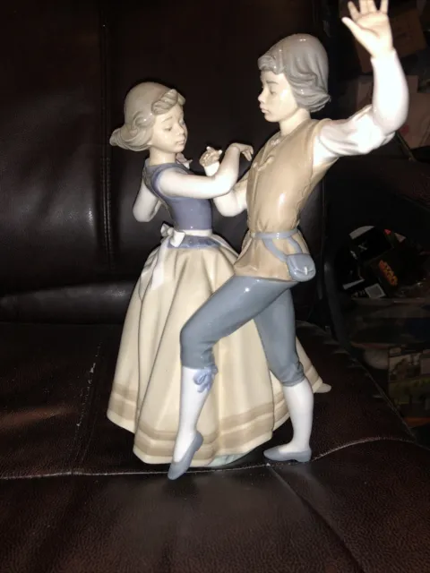 Dancing The Polka - Lladro - Mint Condition