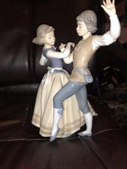 Dancing The Polka - Lladro - Mint Condition Dancing The Polka - Lladro - Mint Condition