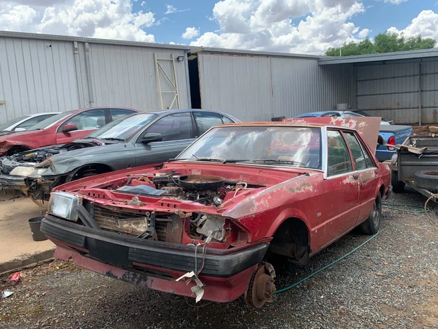 Ford Falcon XE Sedan, 1983 Model, 6cyl Auto car.   PROJECT CAR!!!