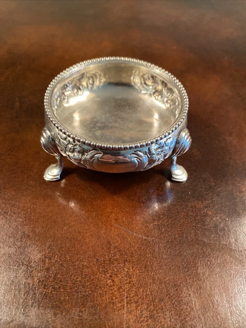 Mid-1800s English Sterling Silver Master Salt on Three Legs w No Monogram
