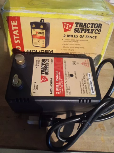 Tractor Supply Hol-Dem Tcc2 2 Mile Electric Fence Controller Nib