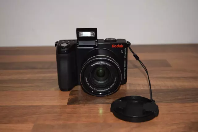 Kodak EasyShare Z8612 IS: fully working, CCD, 8mp, 4k photos, 12x optical zoom