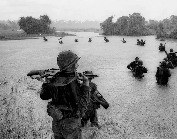 U.S. Soldiers crossing river 8"x 10" Vietnam War Photo Picture #14