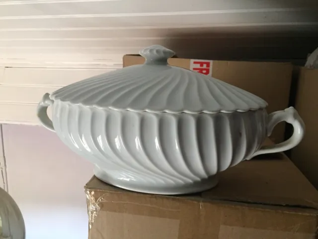 Grande soupière ovale en porcelaine de Limoges Haviland