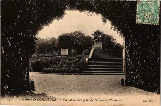 CPA Compiegne- Chateau, vue sur le Parc FRANCE (1009023)