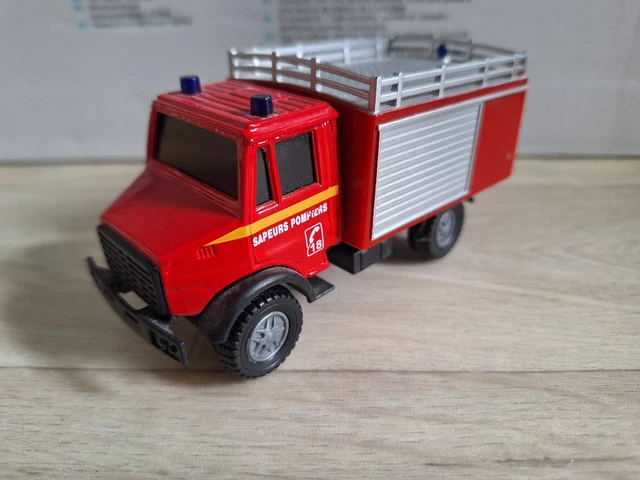 Bruder 02572 – MB Unimog Service Hivernal 1:16 – Lame Déneigement + Épandeur Sel – Jouet Robuste Enfant