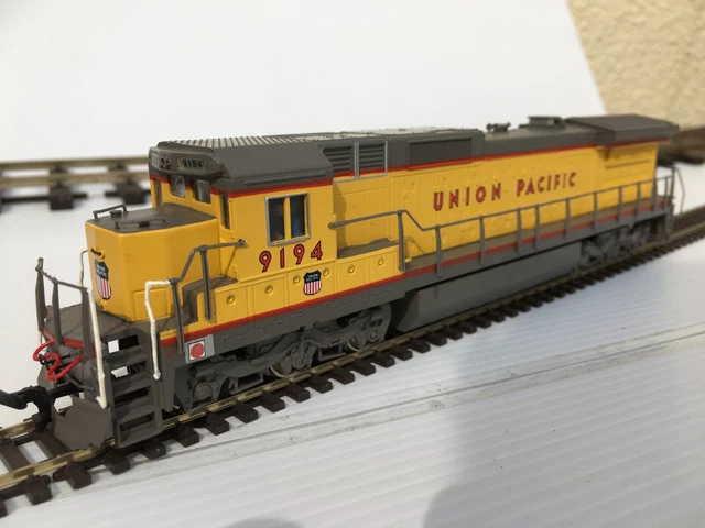 BACHMAN SPECTRUM 85005 train Ho Locomotive diesel DASH 8 40C NS 8667 - Modélisme