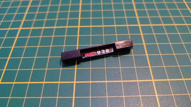 Pneu Miniature En Caoutchouc Pour Ferrari Testarossa 1984 échelle 1/18 - Marque Bburago - Occasion
