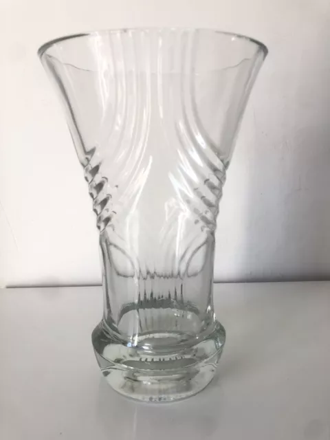 Grand vase design en verre épais signé