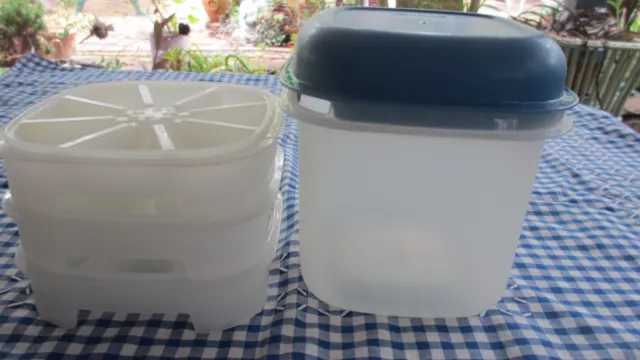 Retro Tupperware Ice Bucket & 3 Stackable Ice Cube Trays Sheer & Blue