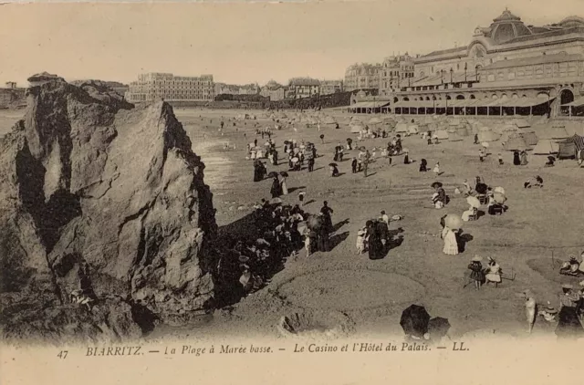 Cpa Biarritz 64 Le Casino Municipal Et La Plage Et L’hôtel Du Palais