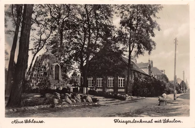 775377) AK Kriegerdenkmal und Schulen neue Schleuse Rathenow Havelland gel.1942