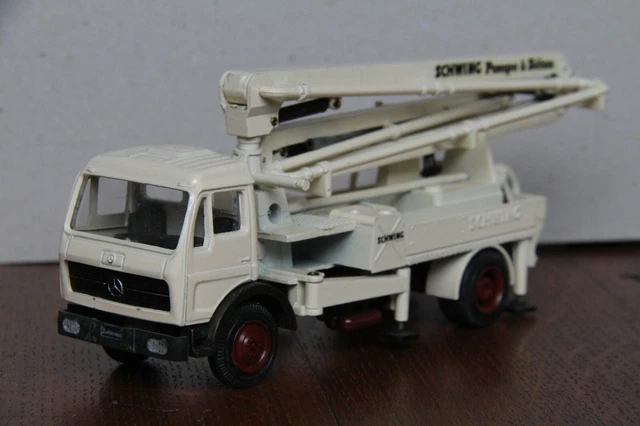 HO Camion Mercedes 3328 avec pompe en béton Schwing | echelle HO