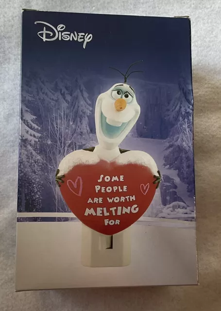 Disney Frozen Olaf “Some People Are Worth Melting For” Nightlight #26415 New