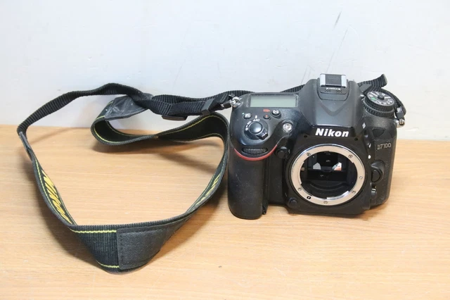 HS, en panne, pour pieces, cassé, LCD OK : Boitier appareil photo NIKON D7100