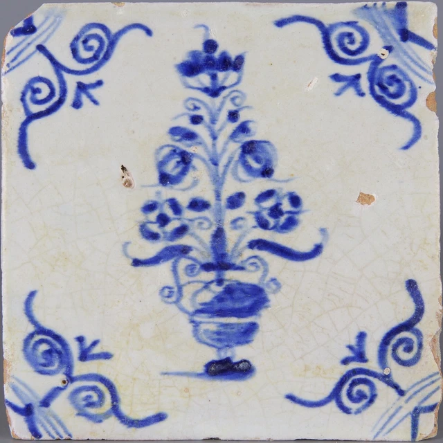Nice Dutch Delft Blue tile, flowerpot, first half 17th. century.