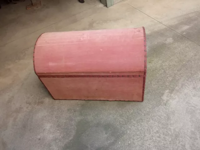 Baule in legno rivestito di velluto rosa antico