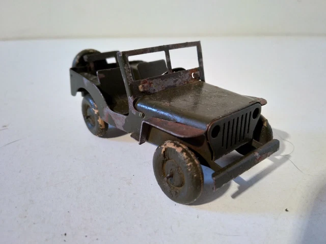 Jouet ancien en tole jeep de la marque joyax années 60 made in fr
