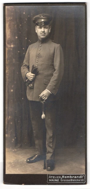 Fotografie Atelier Rembrandt, Mainz, Grosse Bleiche 50, Portrait Soldat in Unif