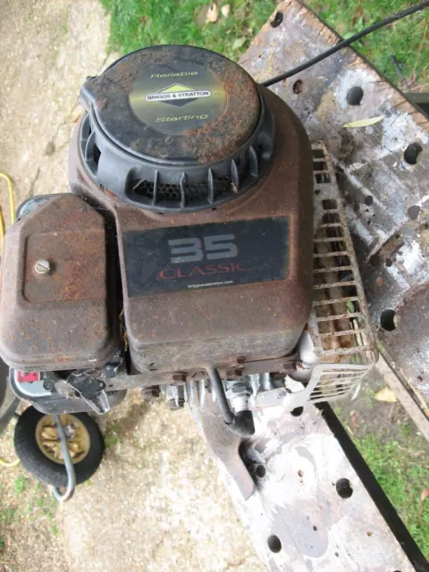 Briggs and stratton 35 classic fuel outlet