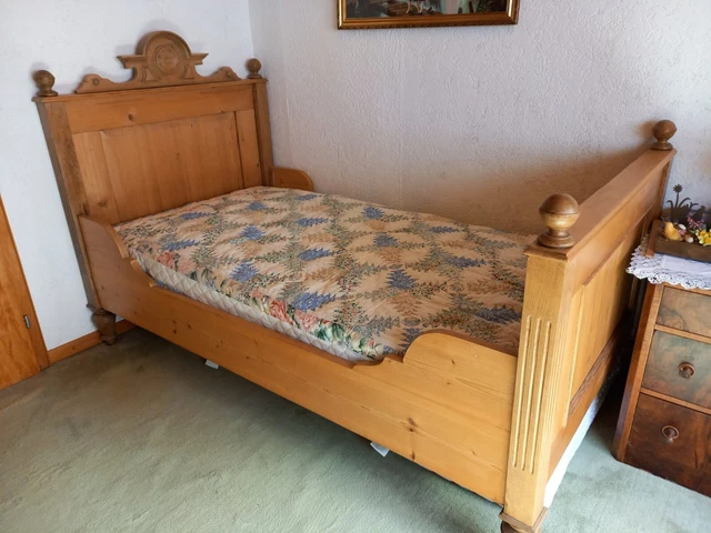 **TOP sehr schönes Eiche Fichte Bett massiv antik toller Aufsatz ca. 1900