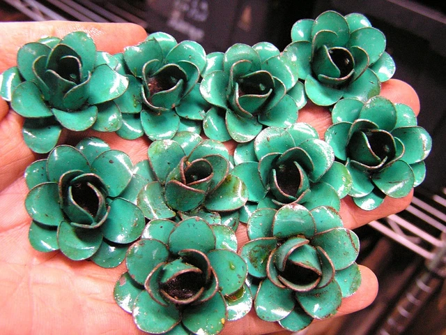 DIEZ rosas verdes metálicas, flores para artesanías, joyas, acentos, adornos