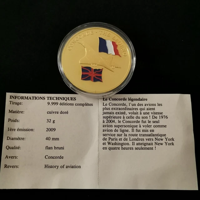 Médaille Commémorative - Arènes D'Arles, Trésors Du Patrimoine - Cupronickel Doré, 41 Mm