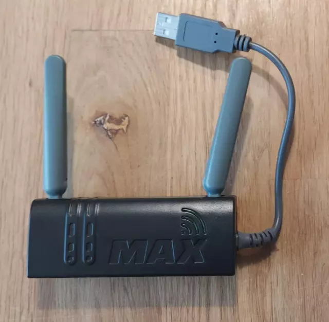 XBOX 360 WIRELESS ADAPTER WLAN von MAX Schwarz