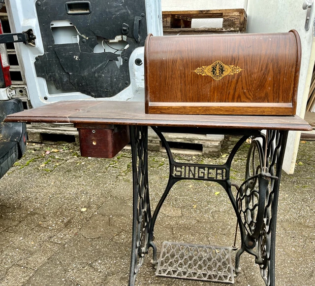 Alte Singer Nähmaschine Mit Tisch Wert SINGER NÄHMASCHINE/TISCHNÄHMASCHINE ANTIK, Gestell Gusseinsen, Tisch