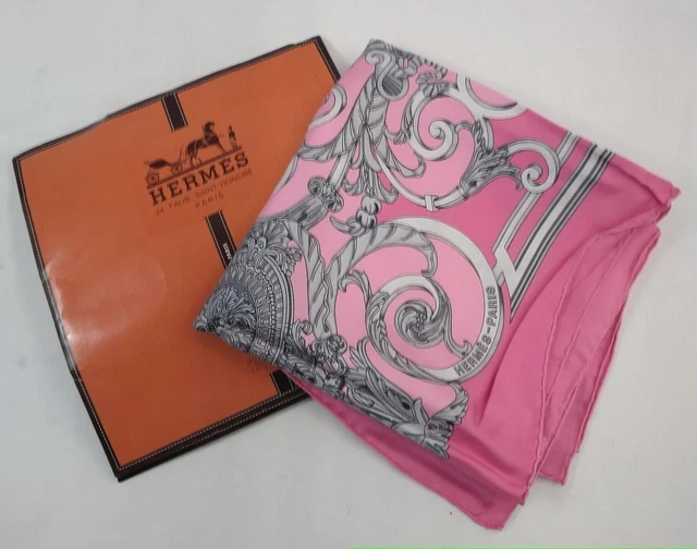 Carré Hermès 90 "Les Tambours" En Soie Noire - Modèle Vintage - Occasion