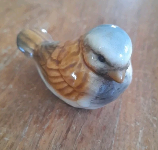 Vogel-Brosche Aus Holz – Handgemachte Anstecknadel Mit Singvogel (Amsel, Meise, Spatz)