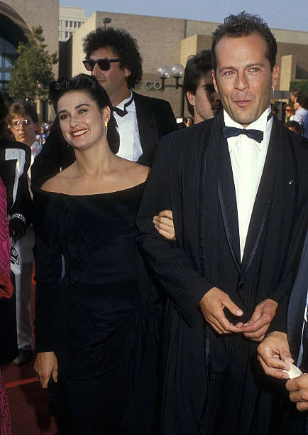 ACTRESS DEMI MOORE and actor Bruce Willis at Emmy Awards 1987 OLD PHOTO