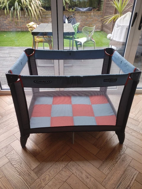 Cuna de viaje compacta Graco con botón plegable - desde el nacimiento hasta los 3 años