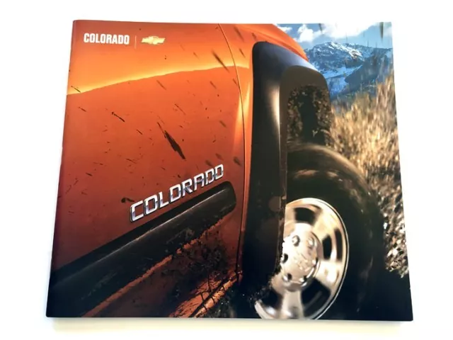 2004 Chevrolet Colorado Truck 38-page Original Dealer Sales Brochure Catalog