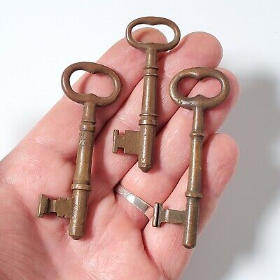 3 Vintage Brass Solid Barrel Skeleton Keys In A Variety Of Cuts And Sizes