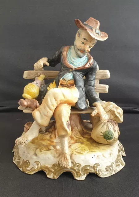 Vintage Neapel Capodimonte Keramikfigur eines betrunkenen Mannes auf einer Bank