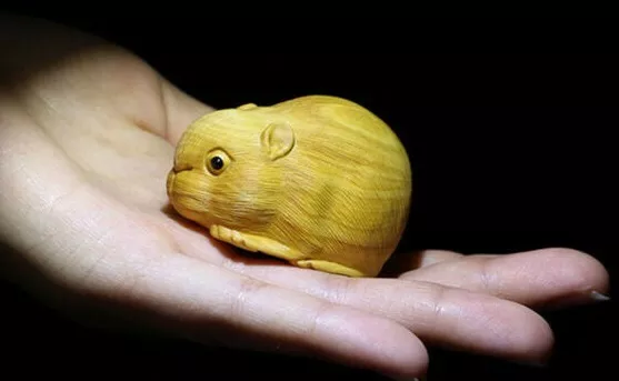 2" Hand Carved Boxwood Carving Netsuke : Lovely Mouse