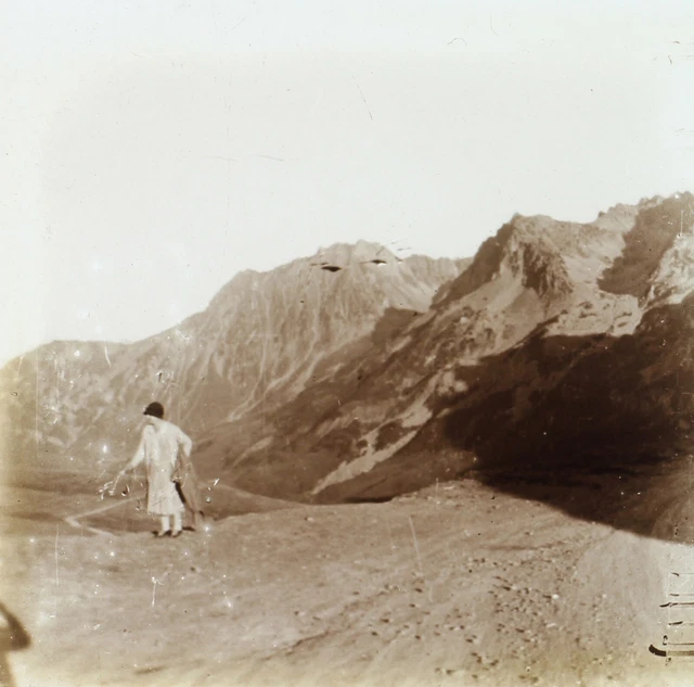 Women's Mountain Fashion 1930 Photo Stereo Glass Plate Vintage V36L10n 