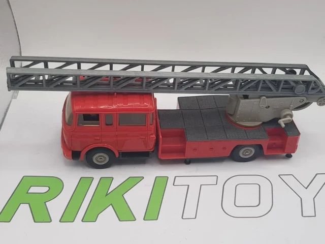 ANCIEN NOREV N°97 "BERLIET GBK 18 ECHELLE MAGIRUS POMPIERS" 1972 1/43
