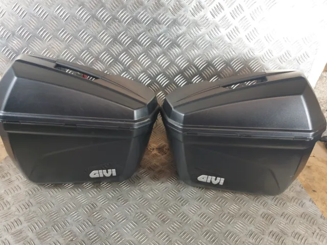 Suzuki GSF1250  Bandit  2008    luggage boxes GIVI