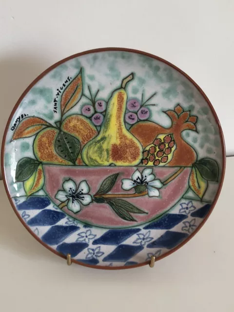 Assiette en céramique décor de fruits signé Danyel Sant Vicens
