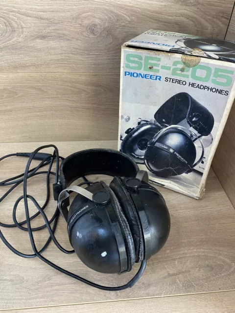 Pioneer se sales 205 headphones