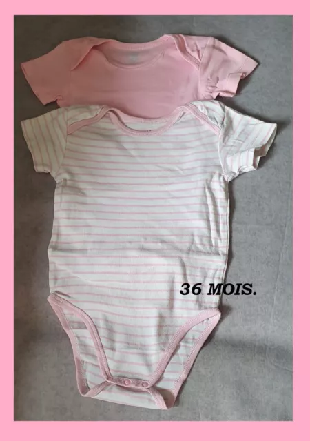 LOT de 2 bodys fille à manches courtes T: 36 mois