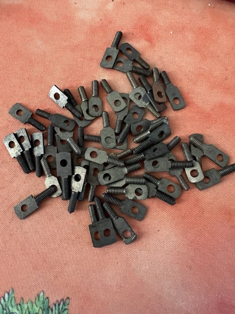 100 AILETTES NOIR SHARP POUR JEU DE FLECHETTES