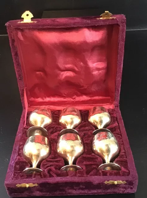 Fabulous Vintage Cased Set Of 6 Silver Plated Whisky Wine Engraved Goblets Cups